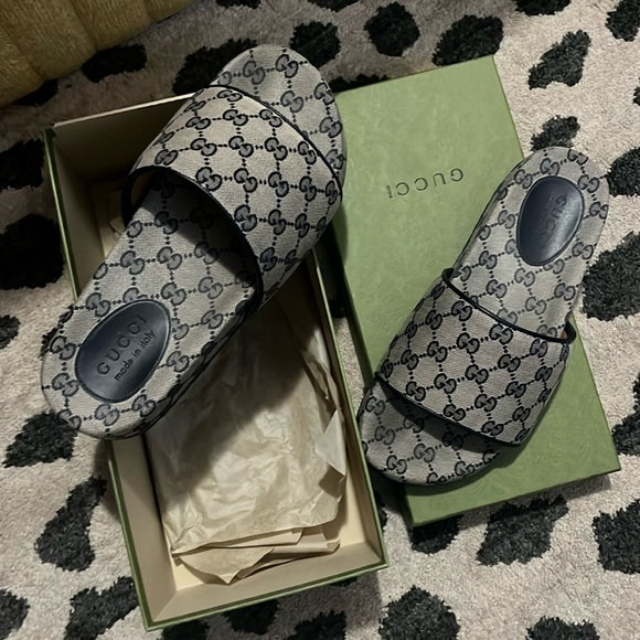 Men’s 7.5 Gucci slides could work for women’s 9 - Picture 1 of 2